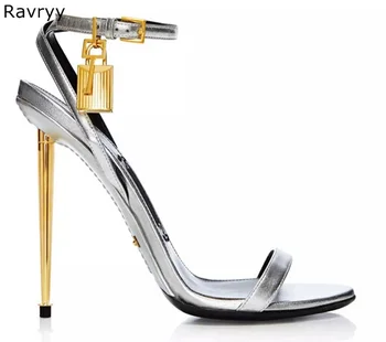 Nyáron Nő szandál új stílus neve márka híresség Fémes Boka-Lock Szandál arany magassarkú cipő lakat magas sarkú